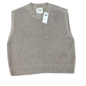 NWT Abercrombie Knit Sweater Vest